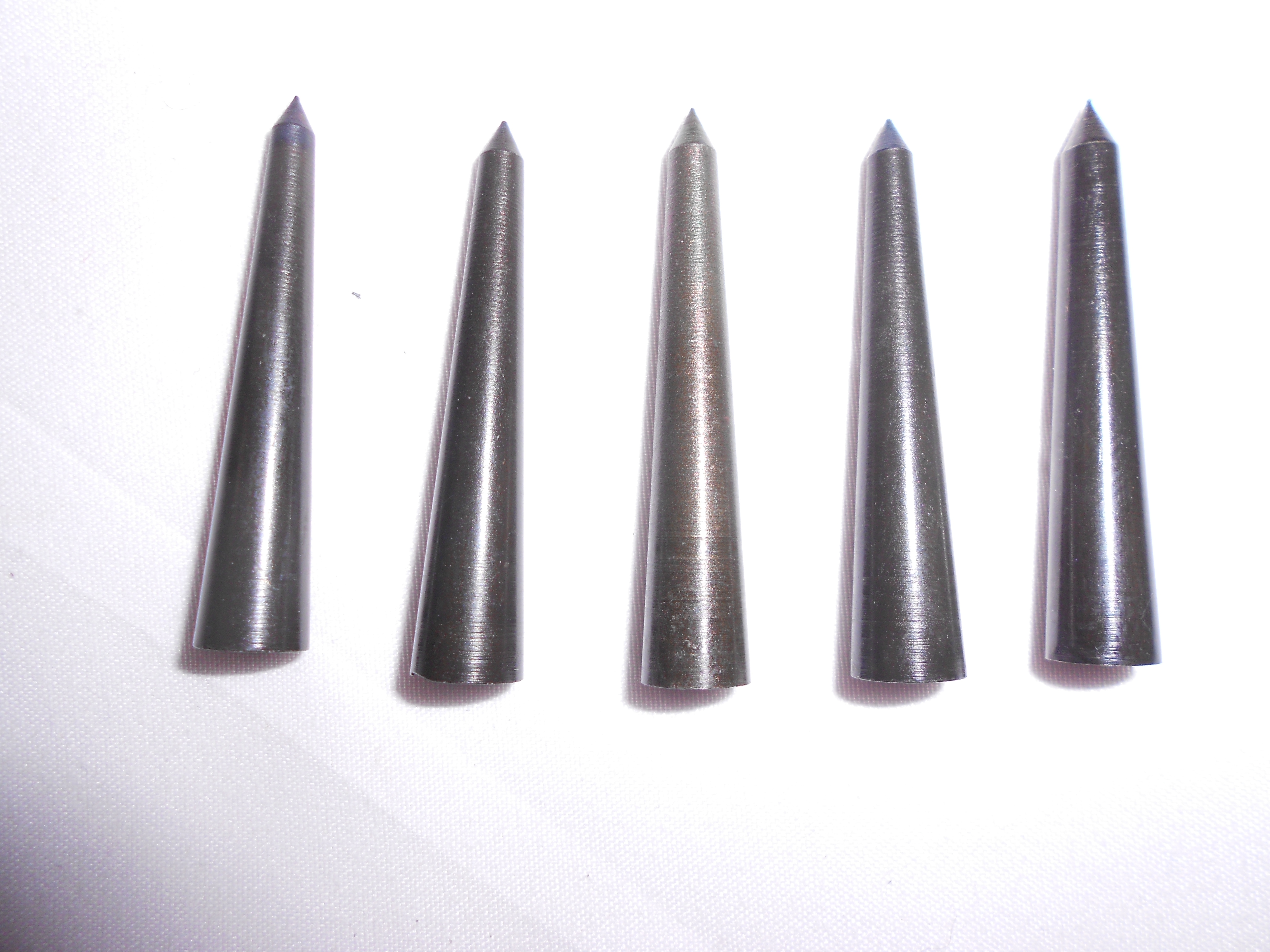 8.2mm hosszú kúp hegy